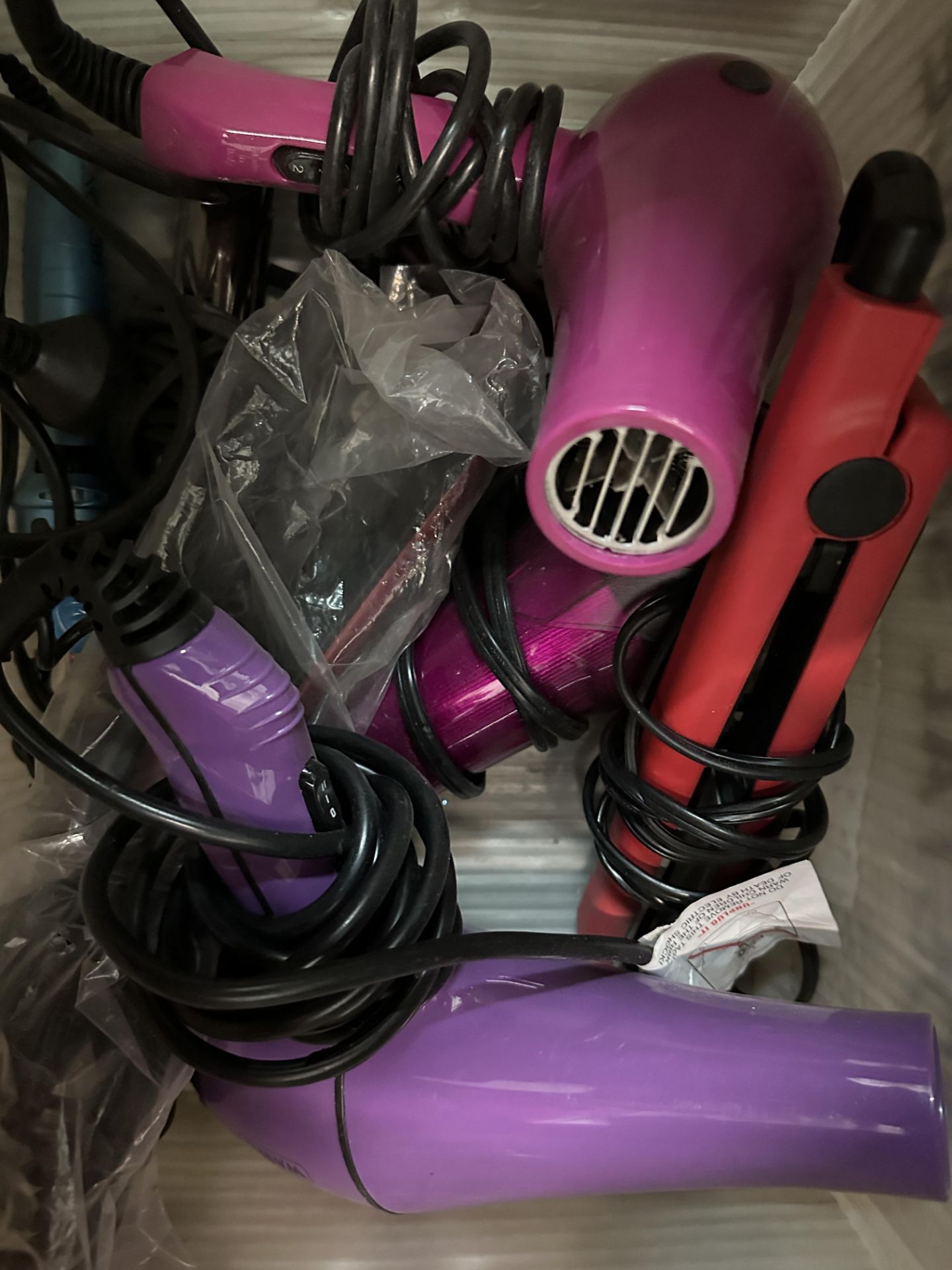 Assorted Lot of Hair Care Devices: Straighteners, Hair Dryers, Travel Bags, Etc., ARA12 - Image 5 of 5