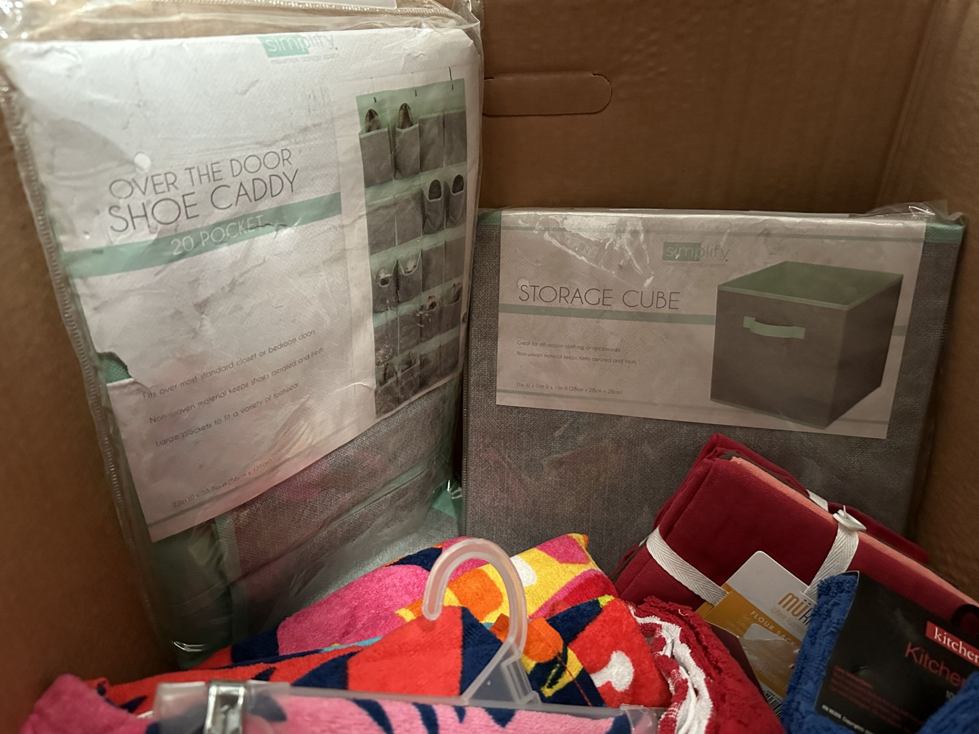 Assorted lot of household items: New Towels, Shoe Storage, Storage Bin, ARA4 - Image 4 of 6