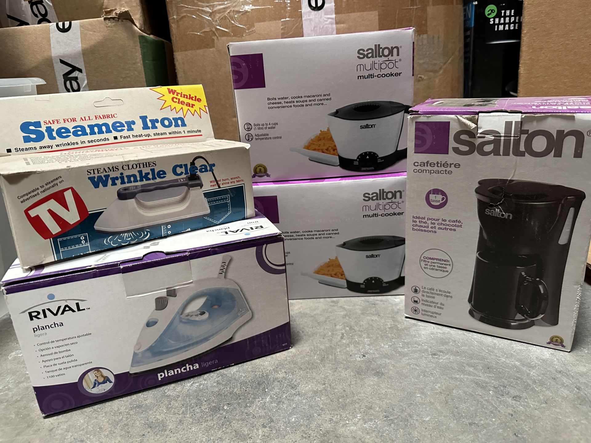 Kitchen Appliances: Salton Coffee Maker, Salton Multipots, Irons, ARA5 - Image 2 of 5