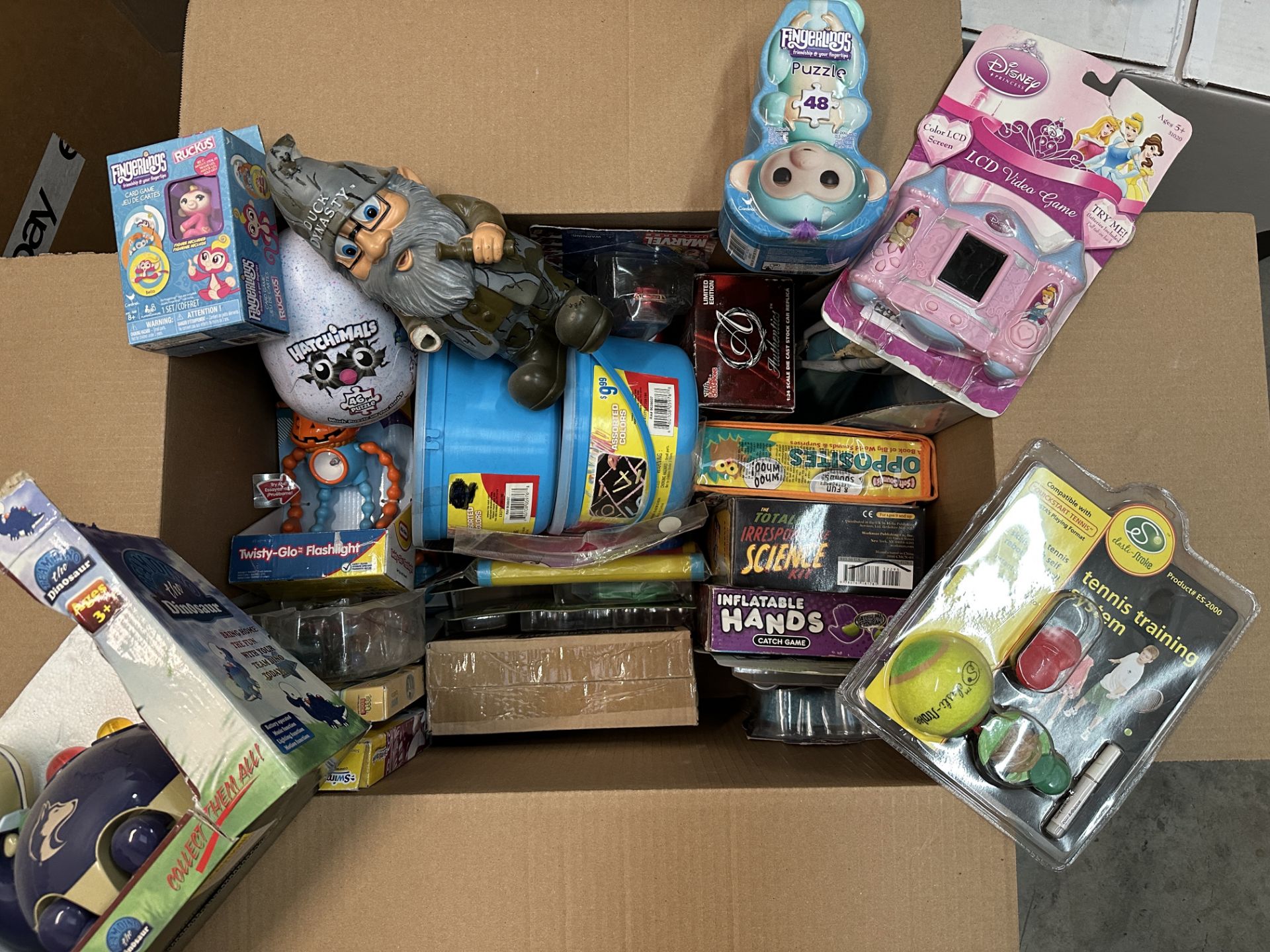 Large Box of Toys, games, etc, ARA32 - Image 2 of 3