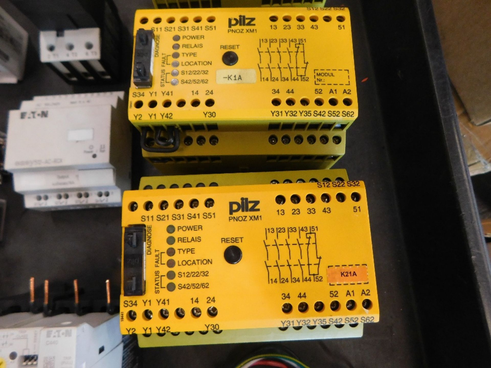 19x Eaton and Pilz Relays - Assorted Models - Image 8 of 8