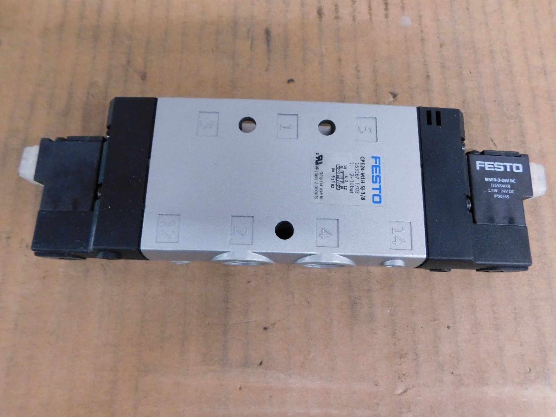 1x Festo Unused Surplus CPE24-M1H-5J-3/8 Misc. Valves Solenoid 24VDC 1.5W - Image 3 of 4