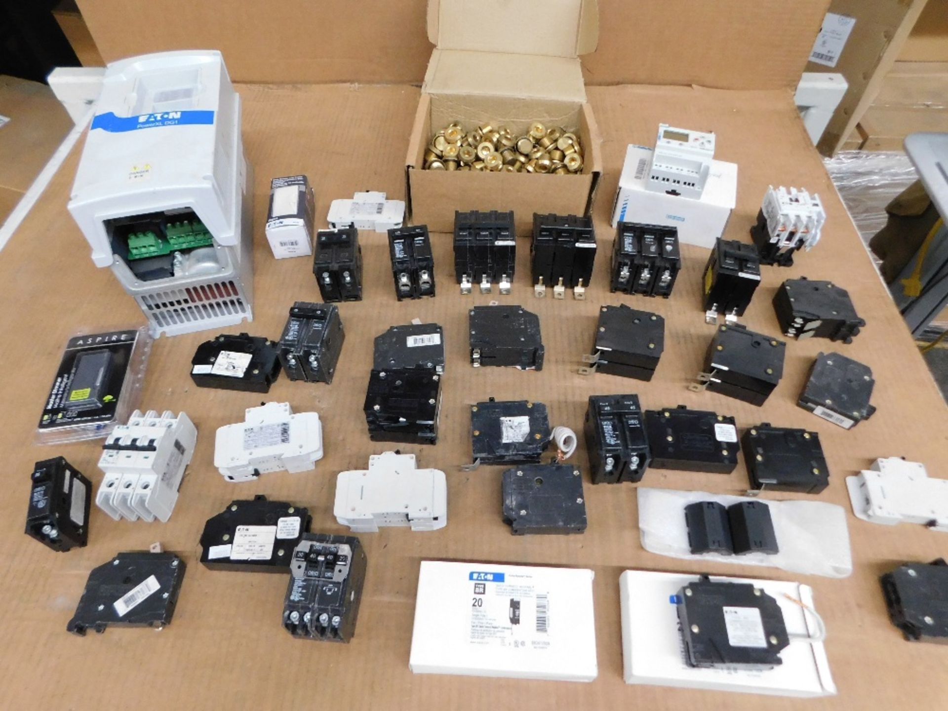 Assorted SALVAGE FOR PARTS Electrical Items