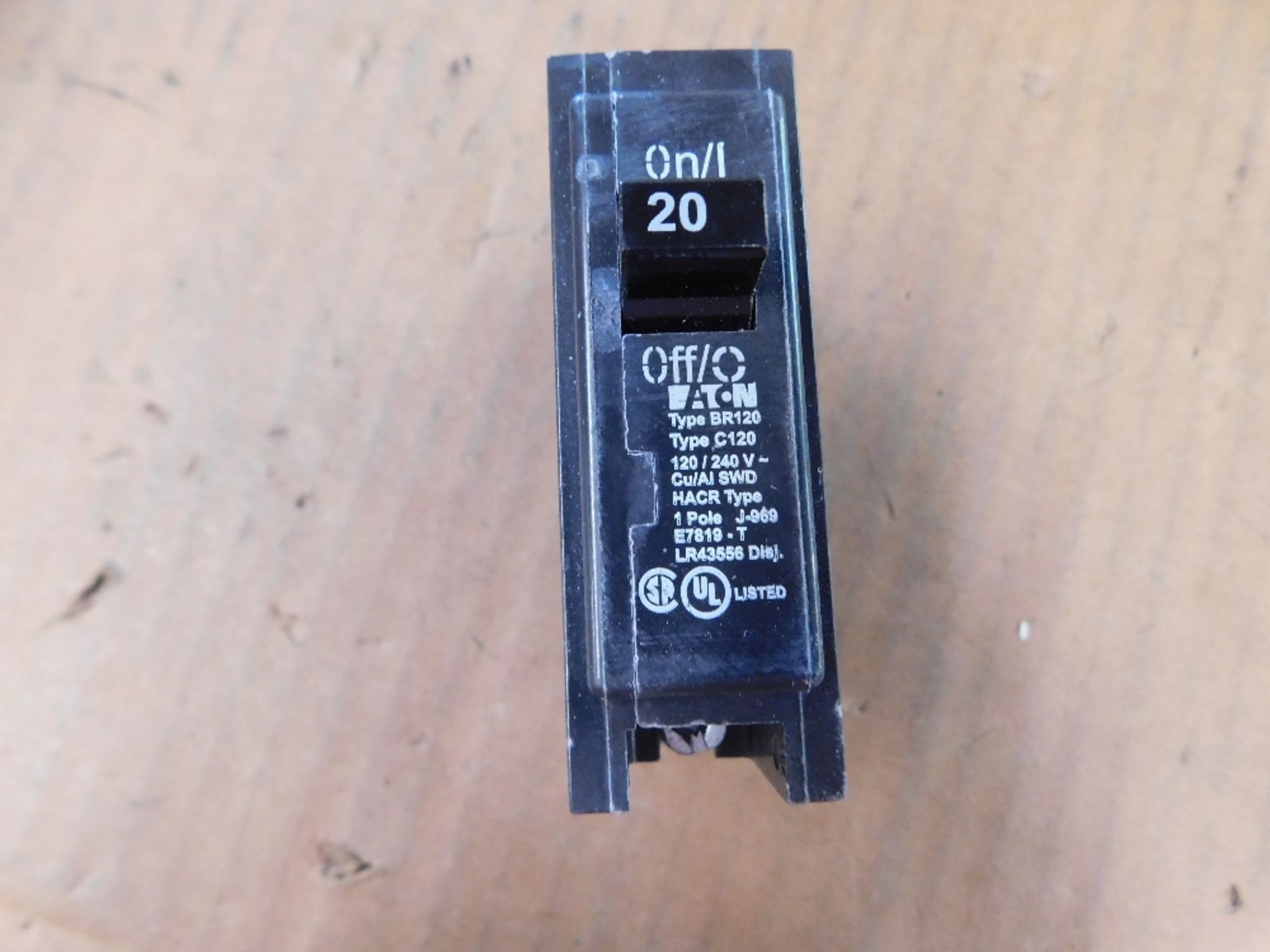 Interruttore Automatico Miniaturizzato Eaton BR140 &ndash; 1 Polo 40A 240V &ndash; Surplus Nuovo In Scatola