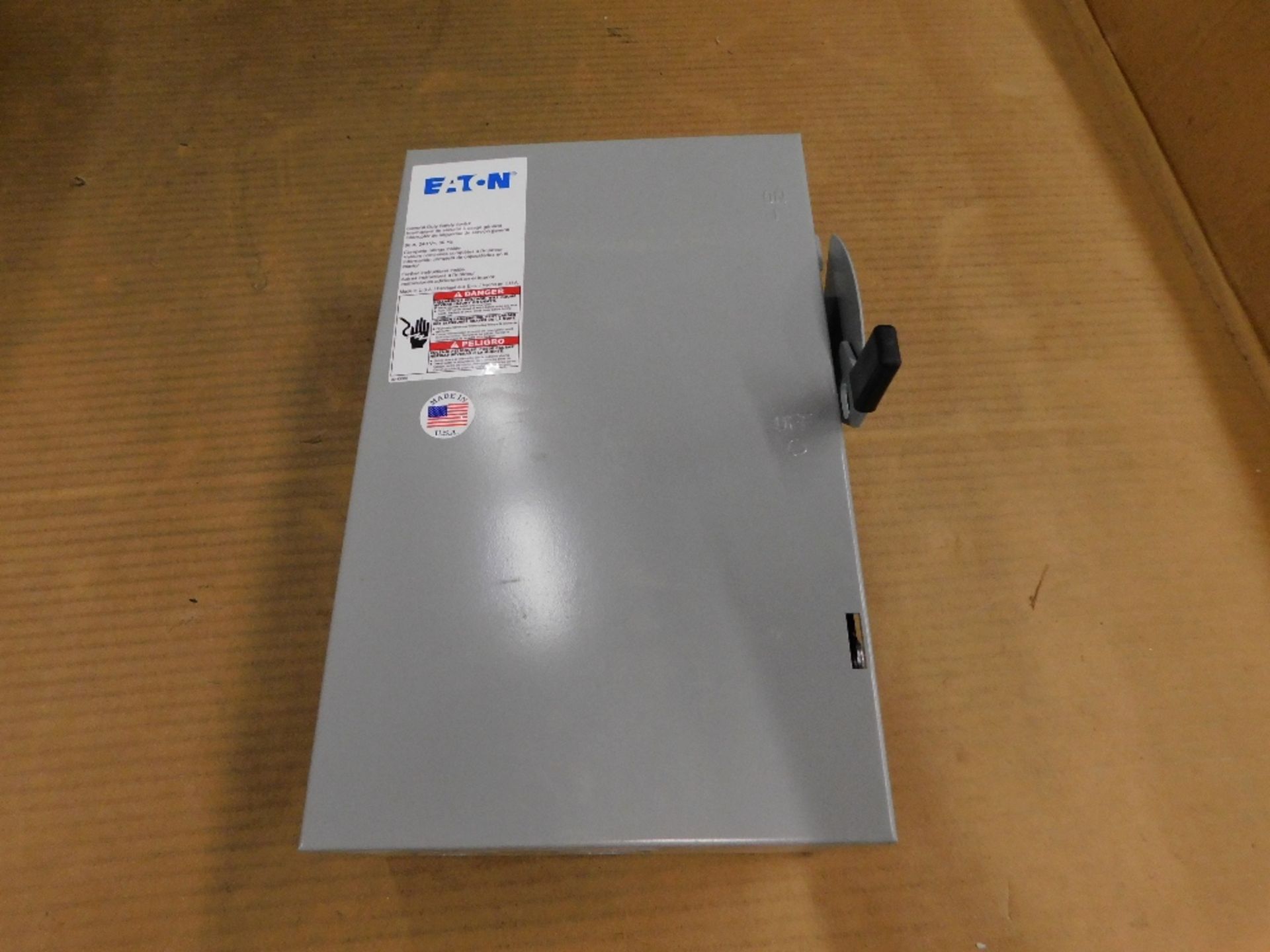 1x Eaton DG222UGB Safety Switches DG 2P 60A 240V 50 60Hz 1Ph Non Fusible 2Wire EA NEMA 1 - Image 3 of 7