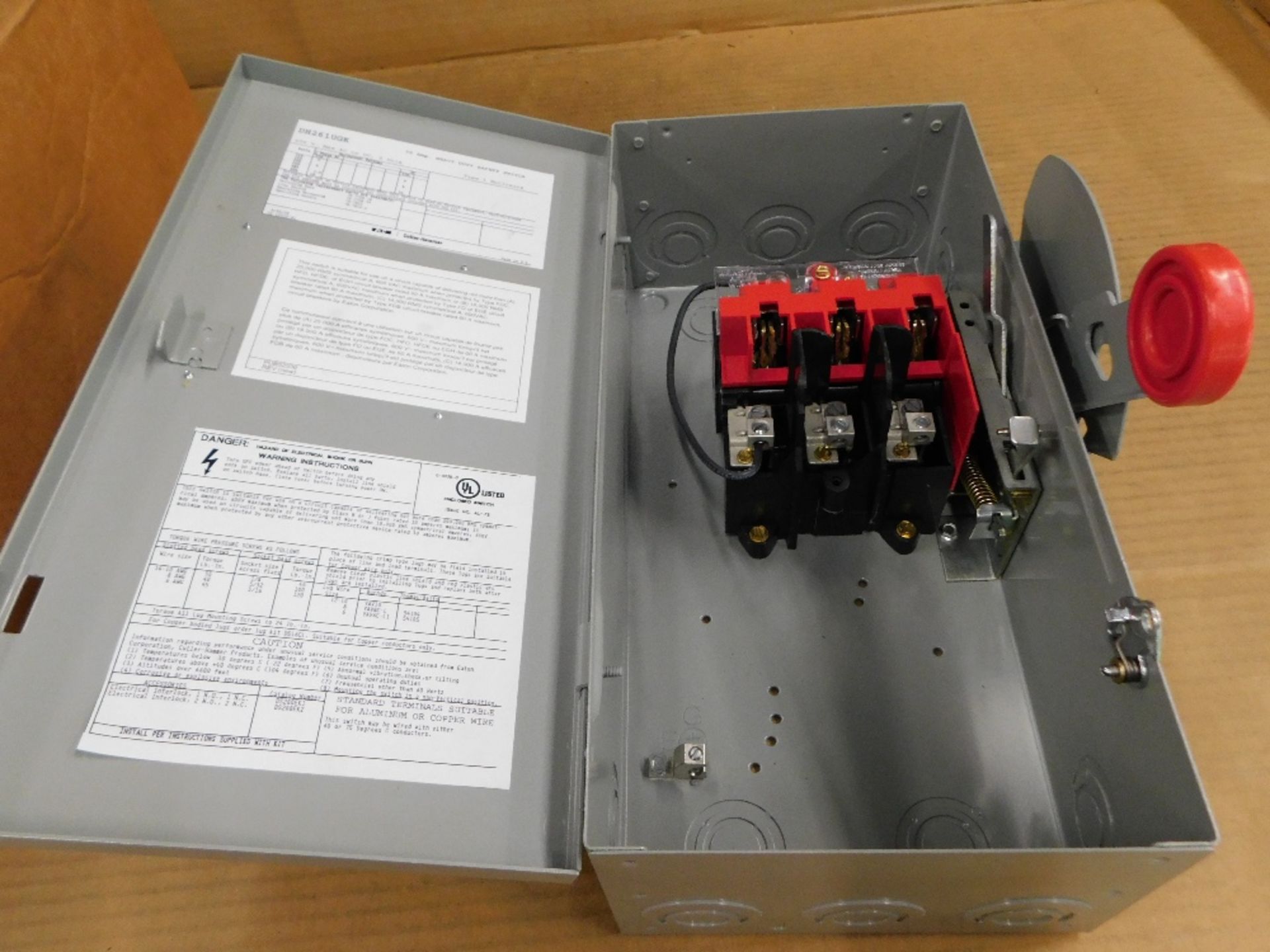 1x Eaton DH261UGK Safety Switches DH 2P 30A 600V 50 60Hz 1Ph Non Fusible 2Wire EA NEMA 1 - Image 3 of 7