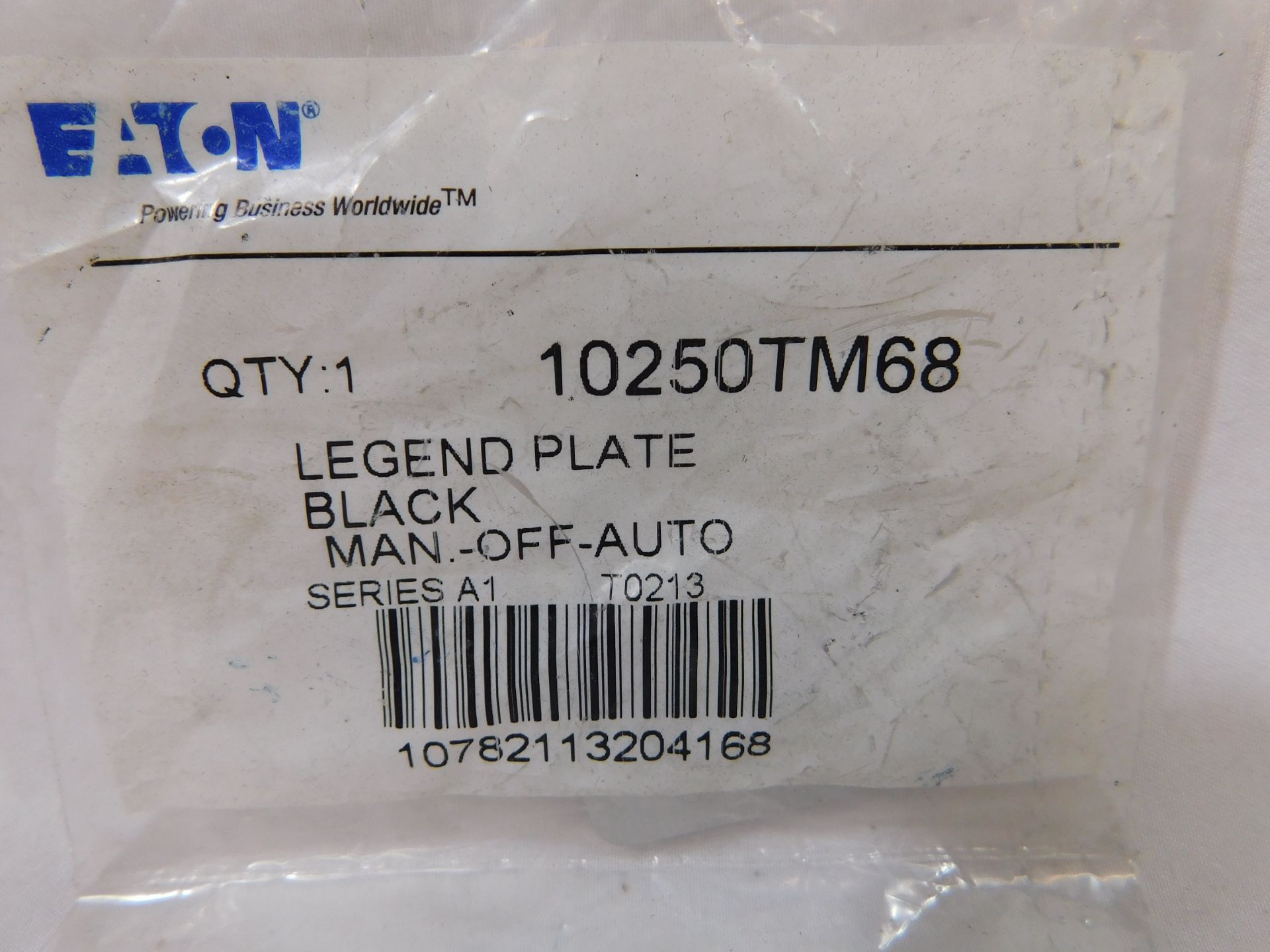 25x Eaton 10250TM68 Contact Blocks and Other Accessories Legend Plate Black EA