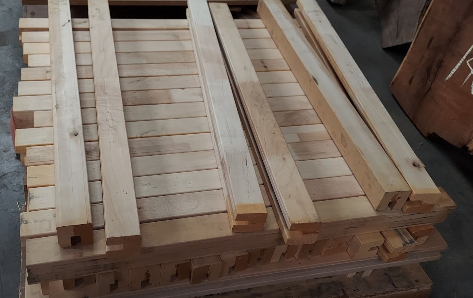 1 Pallet of Finger-Jointed Maple 2-1/2" x 2-1/2" x 36" - Image 2 of 2