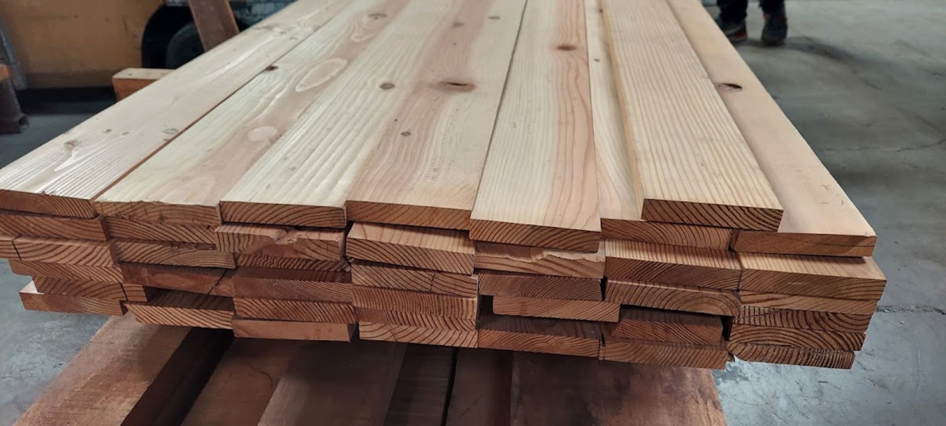 43 pcs of Knotty Pine 13/16" x 4-7/8" x 10' L - Image 3 of 3