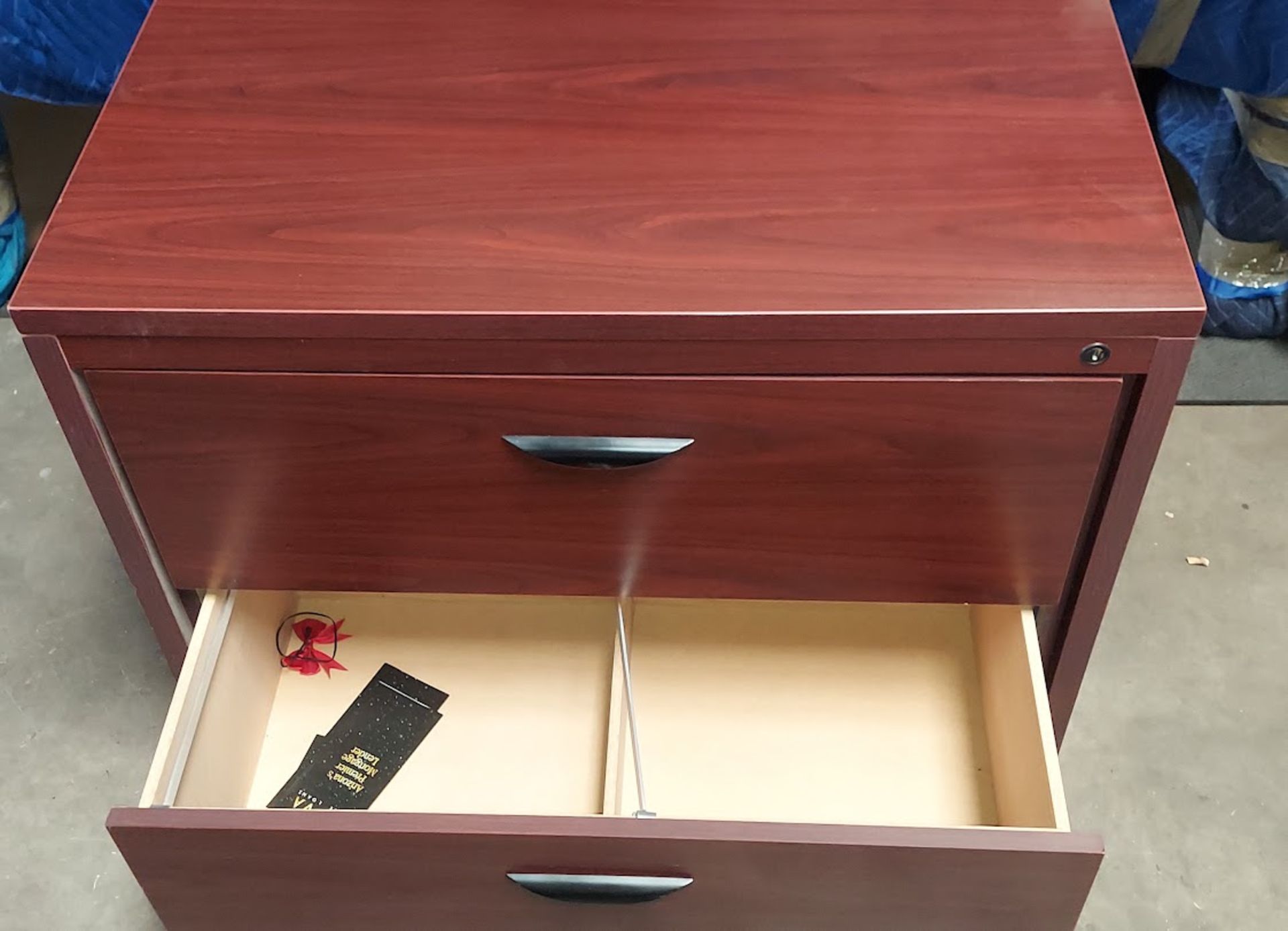Executive L Shaped Office Desk, 3 - Chairs, 2 Drawer Latheral Filing Cabinet - Image 5 of 7