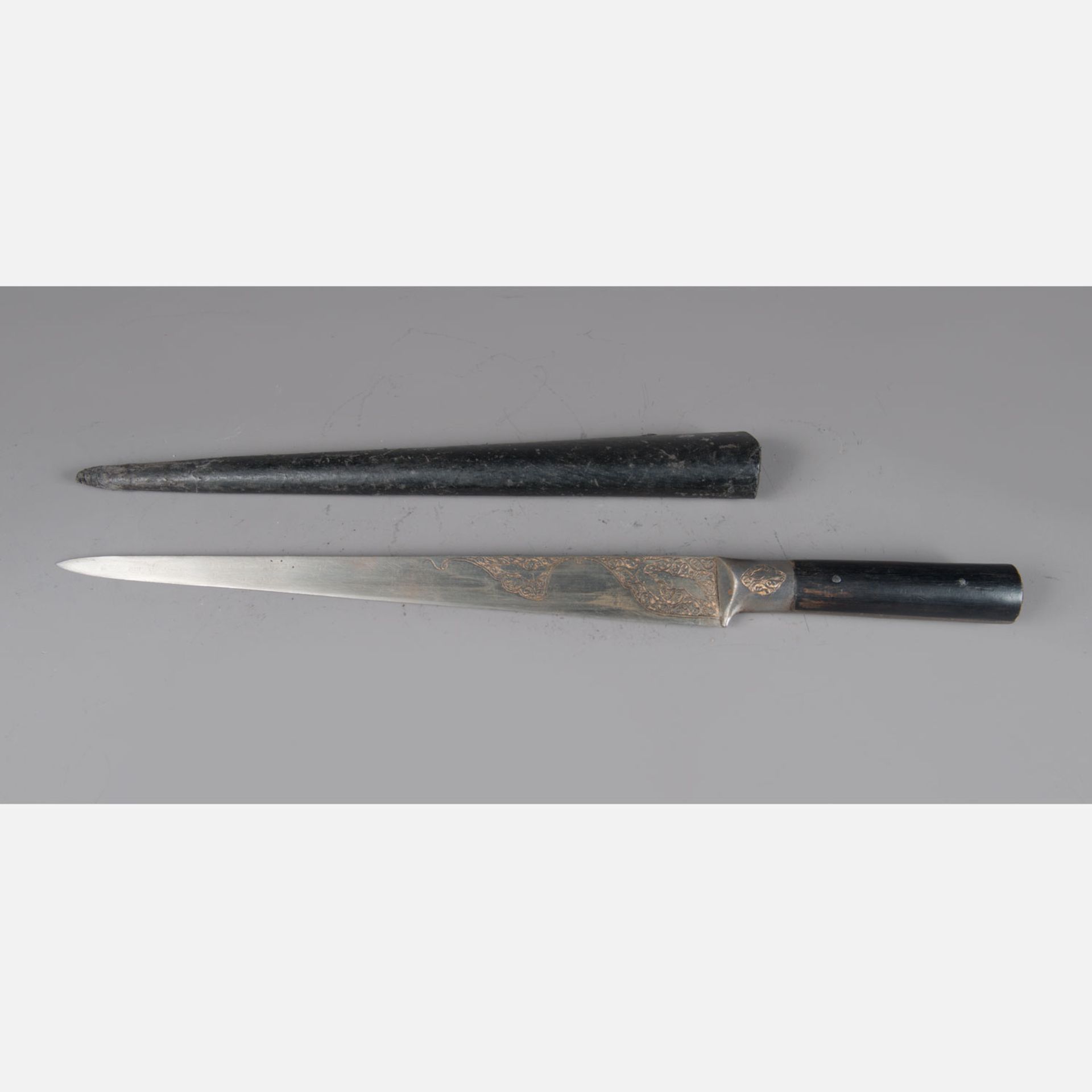 Oriental dagger 