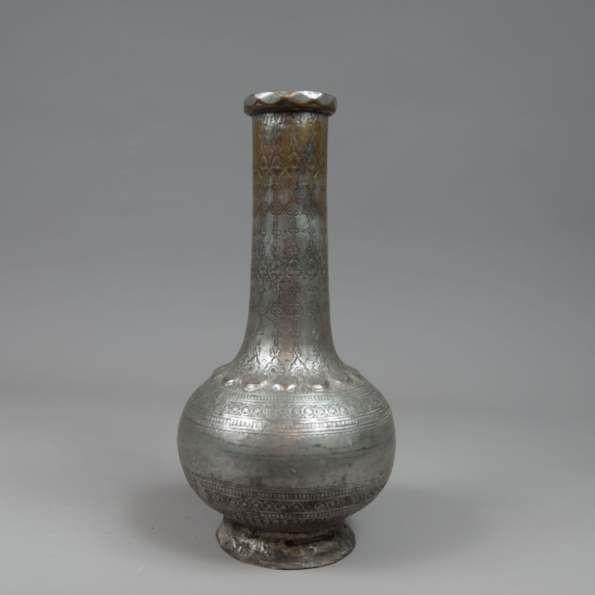 Oriental Vase - Image 2 of 3