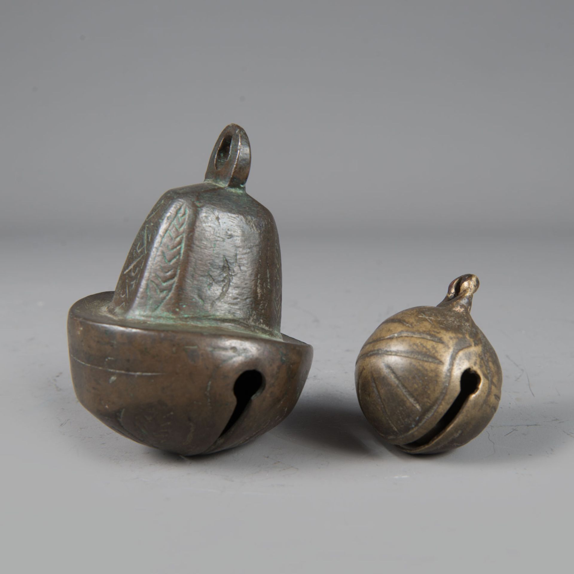 Four Indian Bronze Bells - Bild 3 aus 3