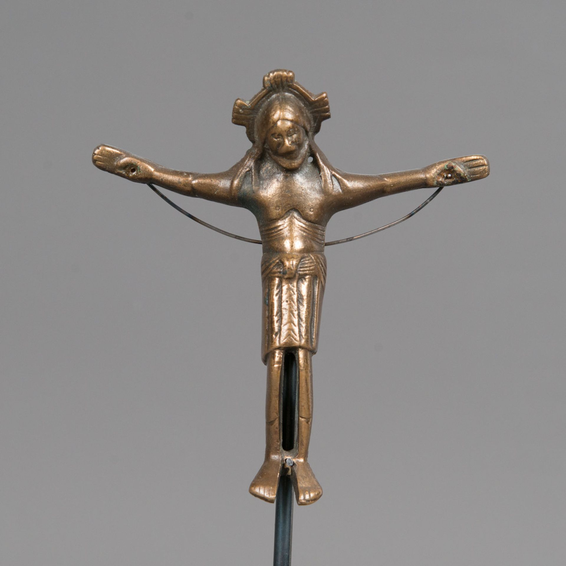 Bronze cross - Image 2 of 3