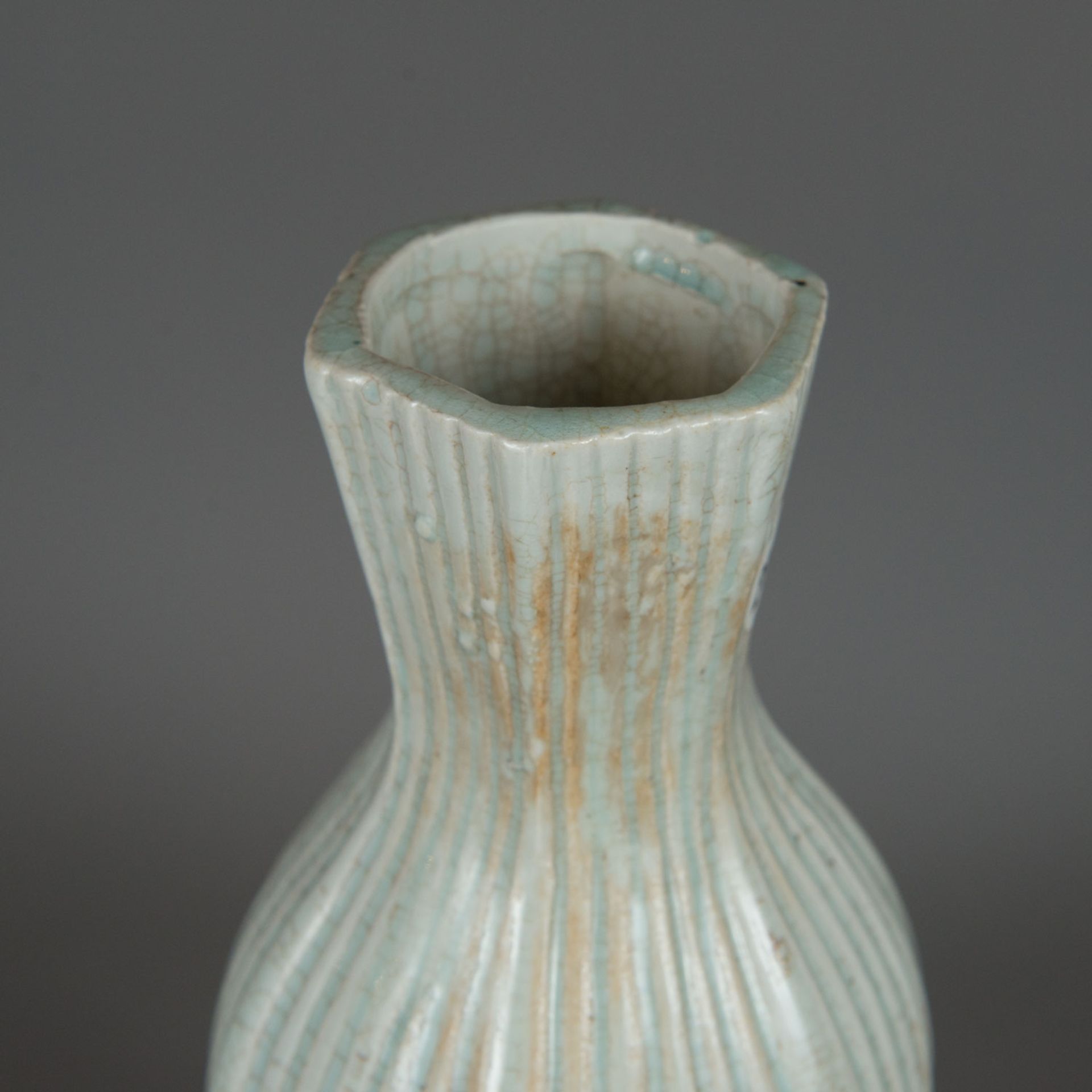 Chinese Seladon Vase - Bild 2 aus 3