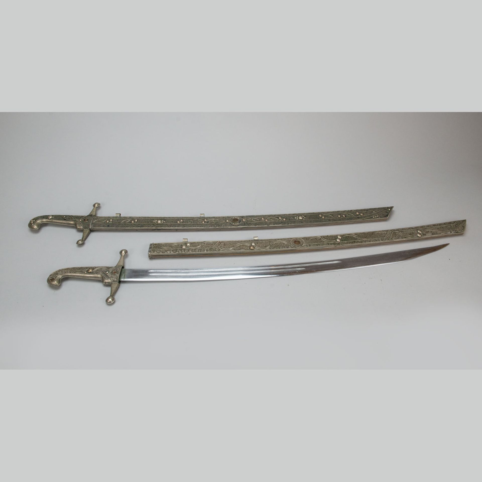 Pair of swords in oriental style - Bild 2 aus 3