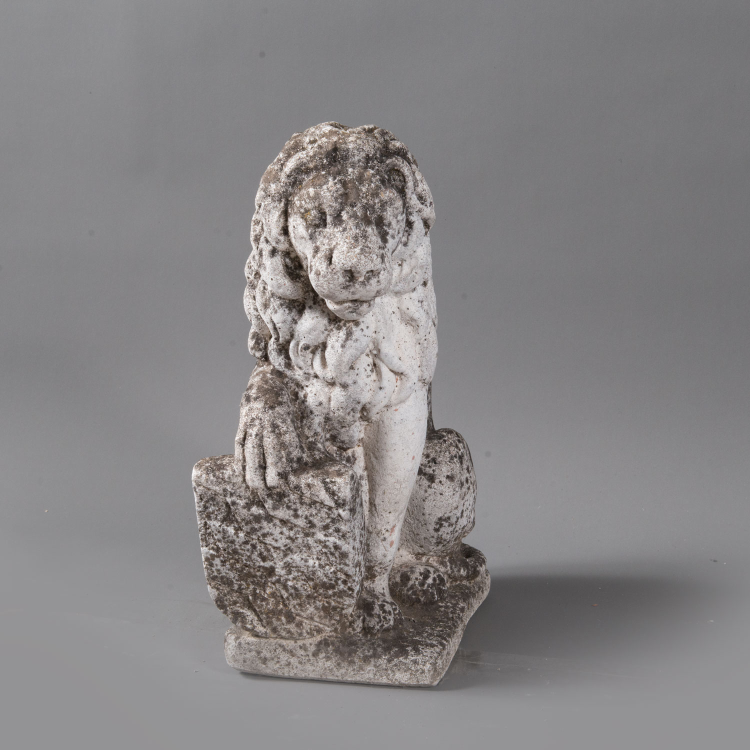 Pair of Tuscan house Lions - Image 2 of 3