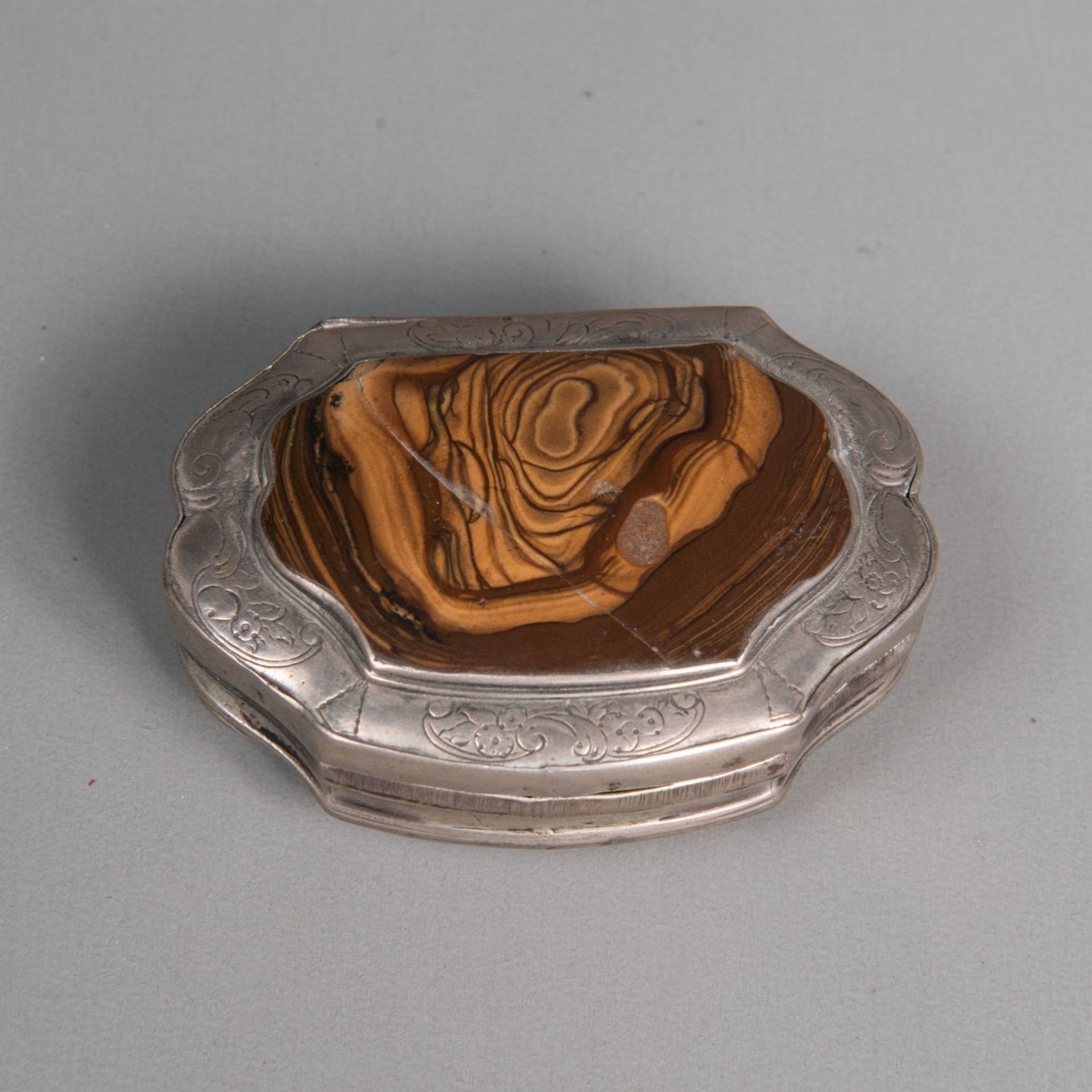 Small snuff box