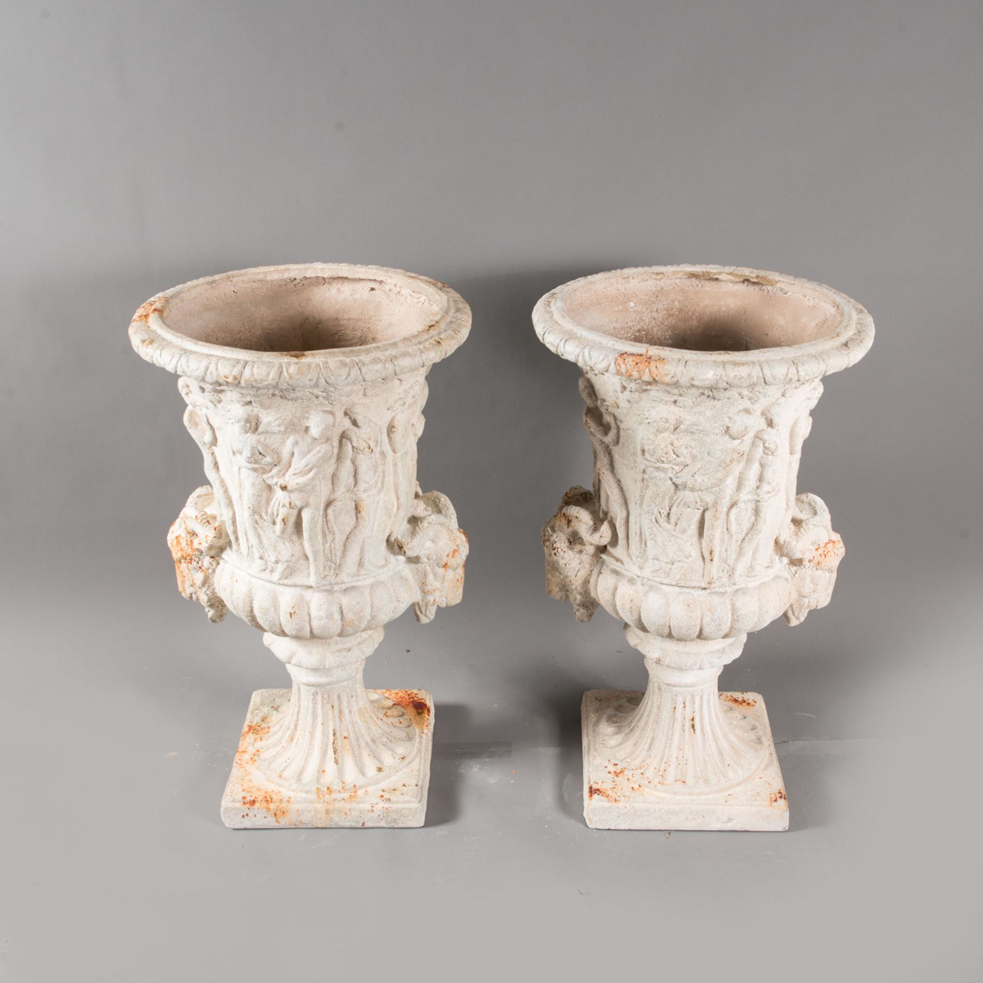 Pair of classical garden urns - Image 2 of 3
