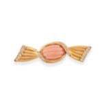 BROCHE EN OR, CORAIL ET DIAMANTS, SIGNÉE BVLGARI