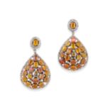 PAIRE DE PENDANTS D'OREILLES EN OR 14K, ARGENT, SAPHIRS JAUNES ET DIAMANTS