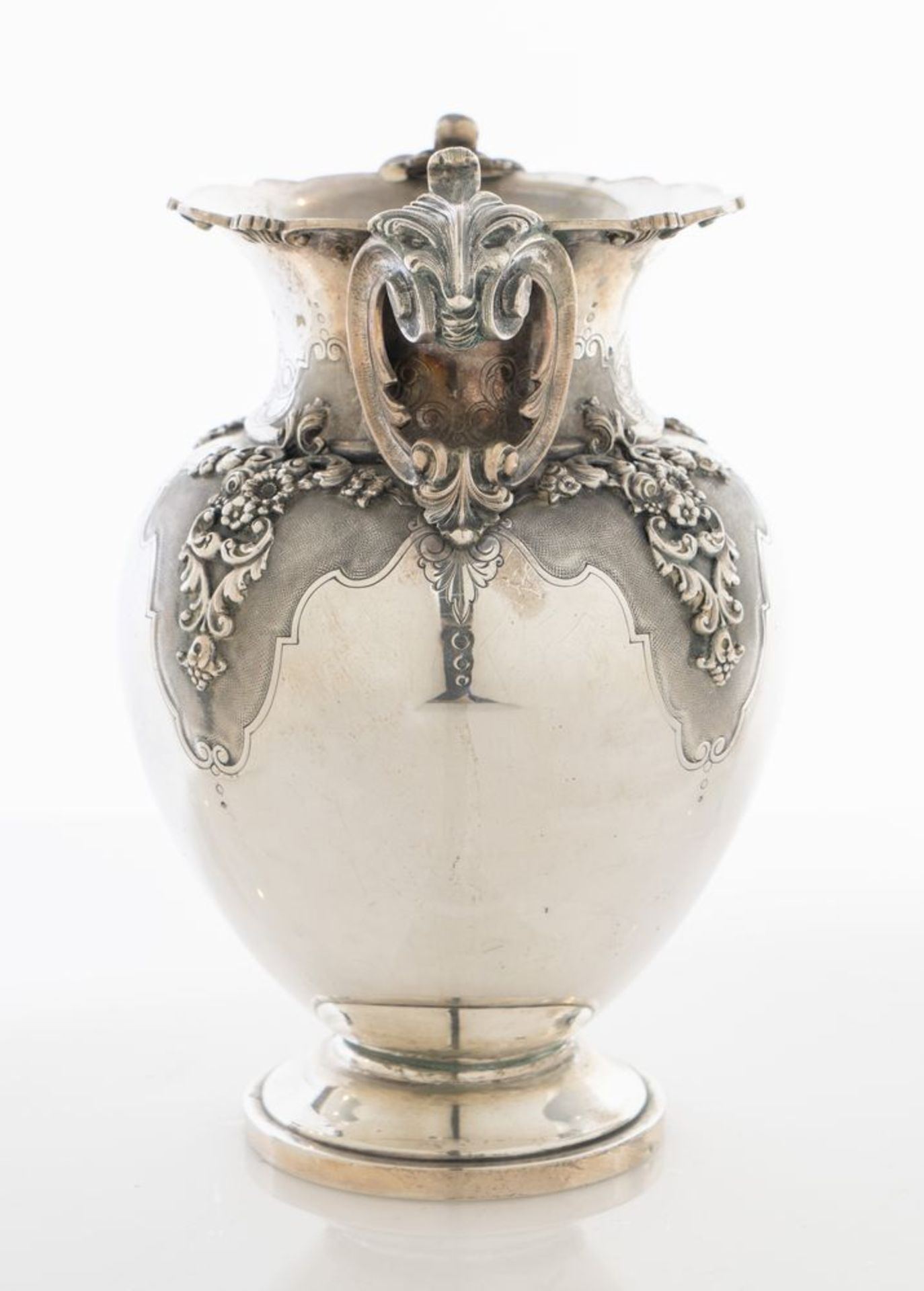 FASSI ARNO, Milano, XX secolo. Vaso in argento 800. Sotto la base reca punzoni: 800, stemma dell'arg - Image 3 of 4