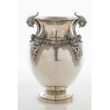 FASSI ARNO, Milano, XX secolo. Vaso in argento 800. Sotto la base reca punzoni: 800, stemma dell'arg