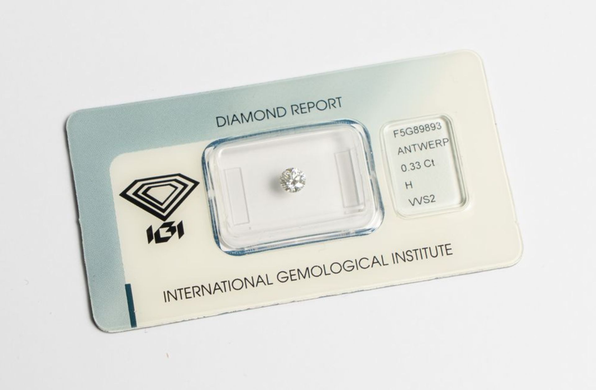 DIAMANTE IN BLISTER
Taglio brillante rotondo, di ct 0,33. Accompagnato di certificato IGI Anversa at