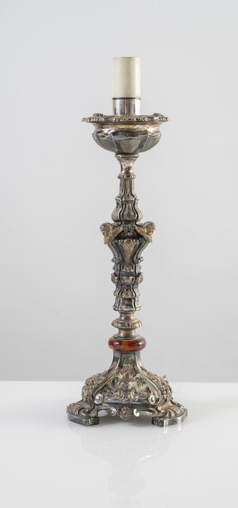 CANDELABRO PORTALAMPADA in argento, con parti dorate e corniola. Con ventola: cm 66x25,5x16. Reca ve - Image 4 of 6