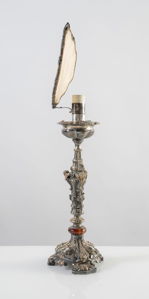 CANDELABRO PORTALAMPADA in argento, con parti dorate e corniola. Con ventola: cm 66x25,5x16. Reca ve - Image 6 of 6