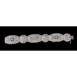 BRACCIALE ART DECO' IN PLATINO E DIAMANTI
Bracciale antico Art Deco' in platino a maglie snodate imp