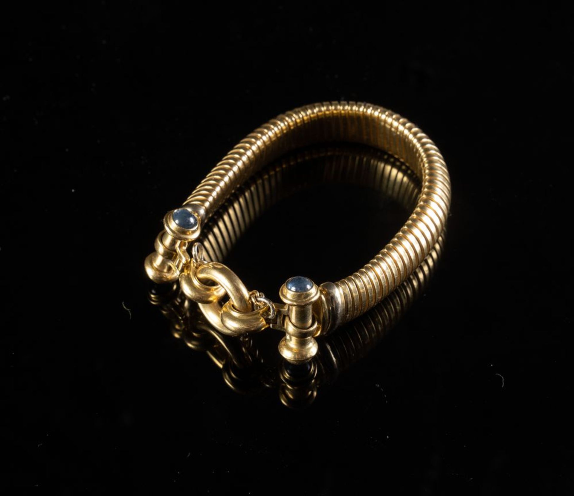 DEMIPARURE IN ORO GIALLO
Costituita da bracciale e collana in oro giallo 18k con inserti di pietra a - Bild 6 aus 8
