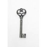 Key with ring centred by a heart9, 04 cm Part of the chapter "From Enlightenment to Republics