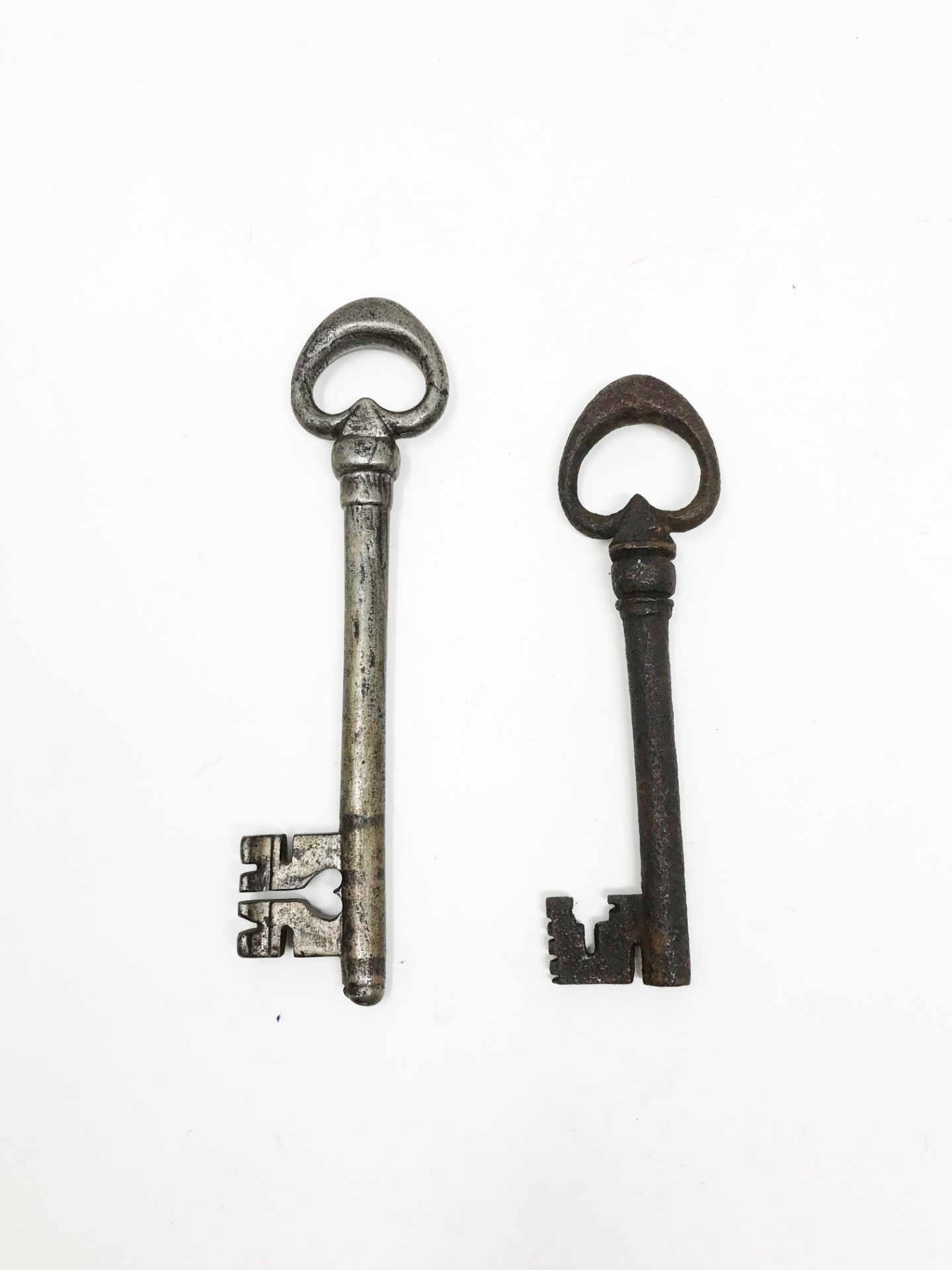 Two keys with heart-shaped rings15, 34 - 12, 76 cm Part of the chapter "From Enlightenment to