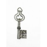 Key with double heart ring, drilled shaft, bit with marine anchor opening.10, 40 cm. Part of the