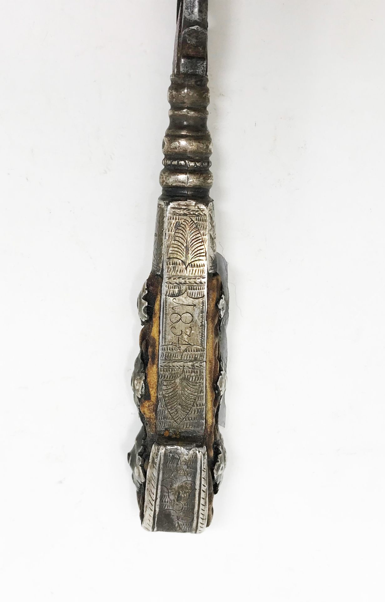 Fork, horn and silver handle, side engraved with the date 183418.3 cm; Gross weight of silver frame: - Image 3 of 3