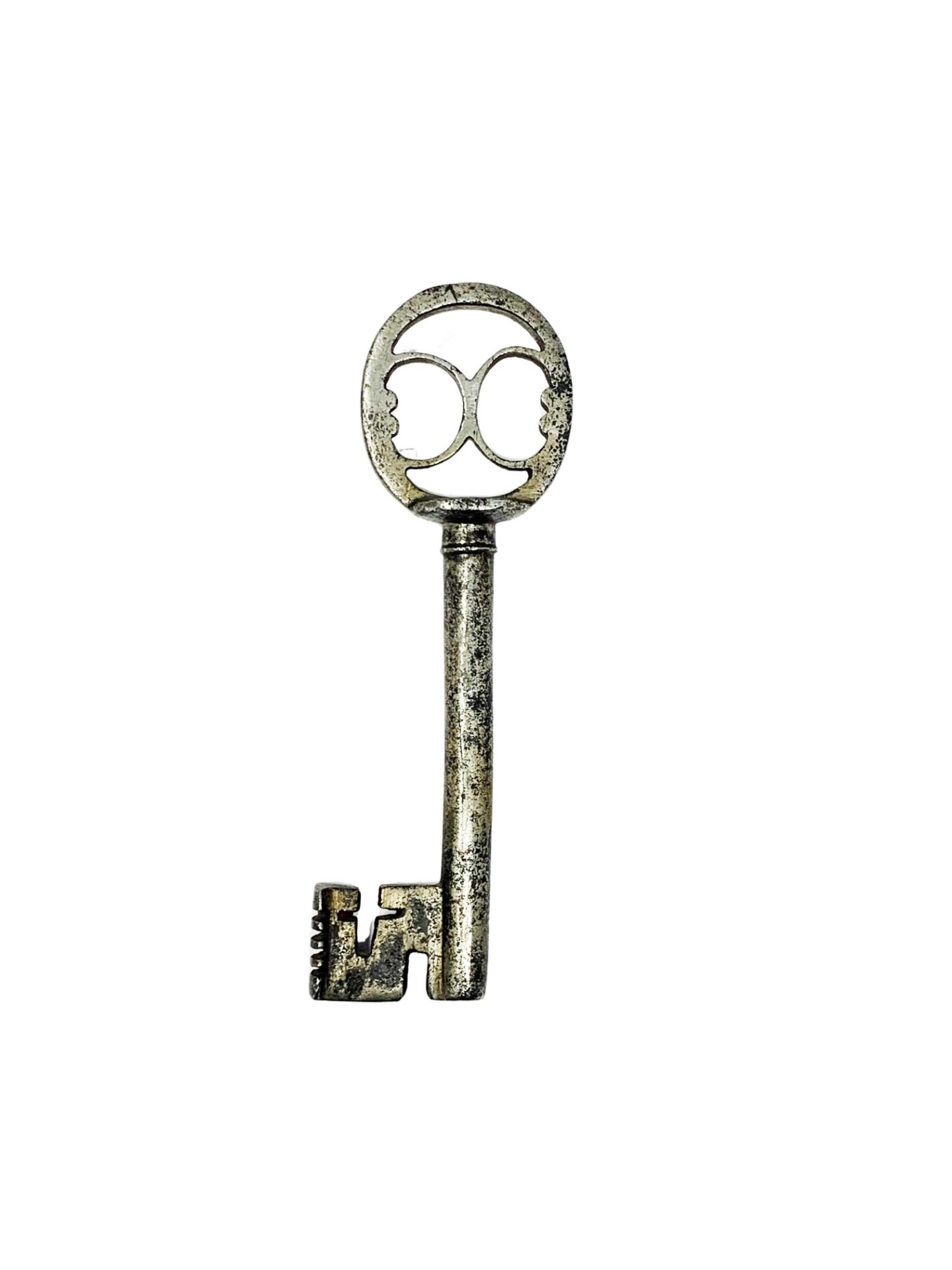 Wrought iron key with hollow shaft. Bit with a bolt with a full cross hole. Rake muzzle. 10, 83