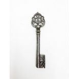 German key, ring with plant motif13.6 cmPart of the chapter "From across the Rhine"