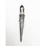 Forces with mother-of-pearl inserts and its engraved iron scabbard with male bust decoration12, 35