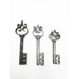 Three German keys16 - 14, 16 - 11, 78 cmPart of the chapter "From beyond the Rhine".