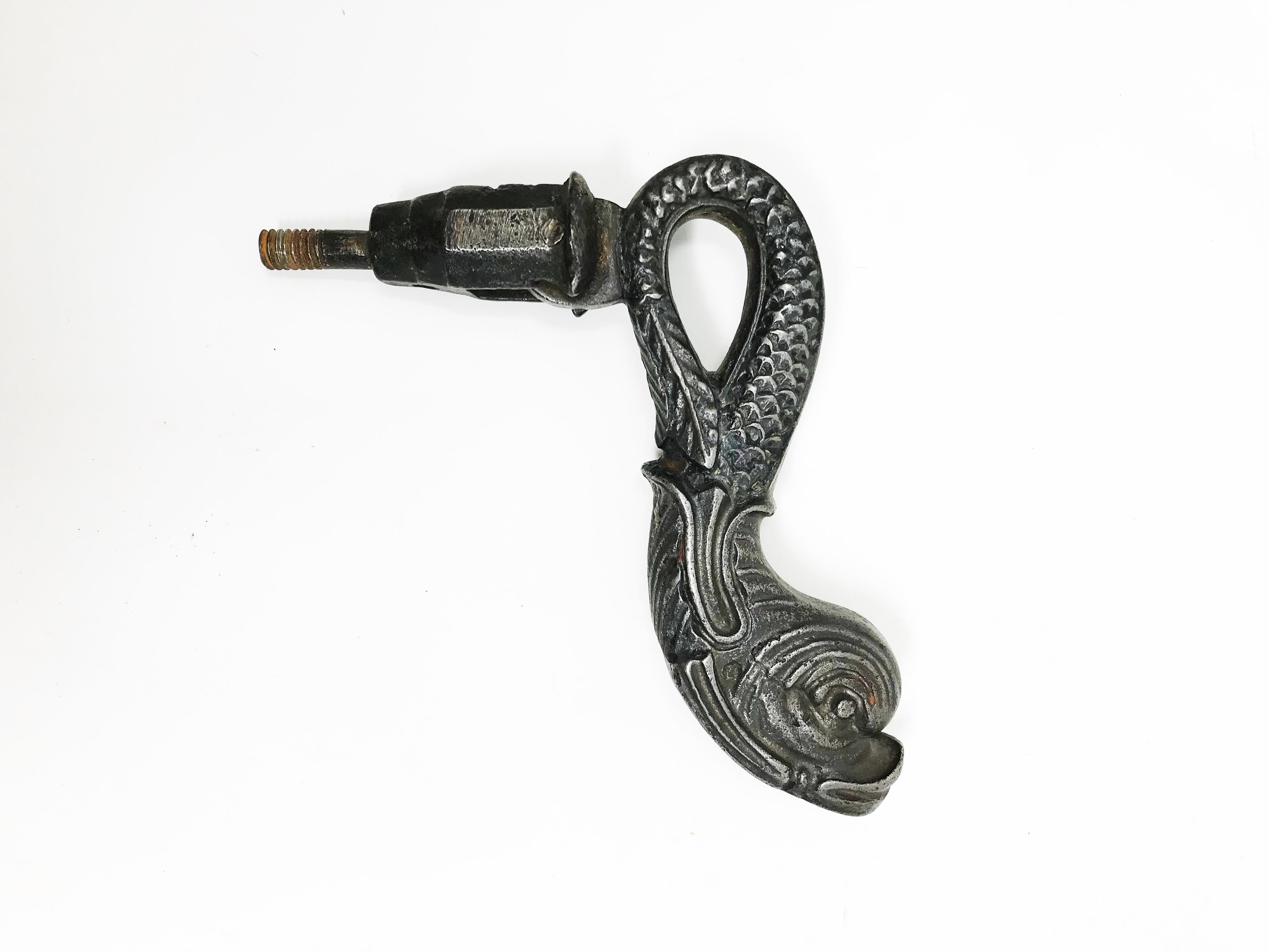 Iron door knocker with dolphin on leafy rose. 18.6 cm. Part of the chapter "From the Time of the - Bild 3 aus 4