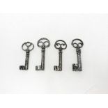 Four keys with drilled shaft. 8, 01 - 9, 43 - 8, 92 - 9, 19 cmPart of the chapter "From