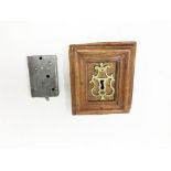 Two drawer locks, one on the front of the drawer. 9, 45 x 6, 05 cm - 16, 2 x 13, 67 cmPart of the