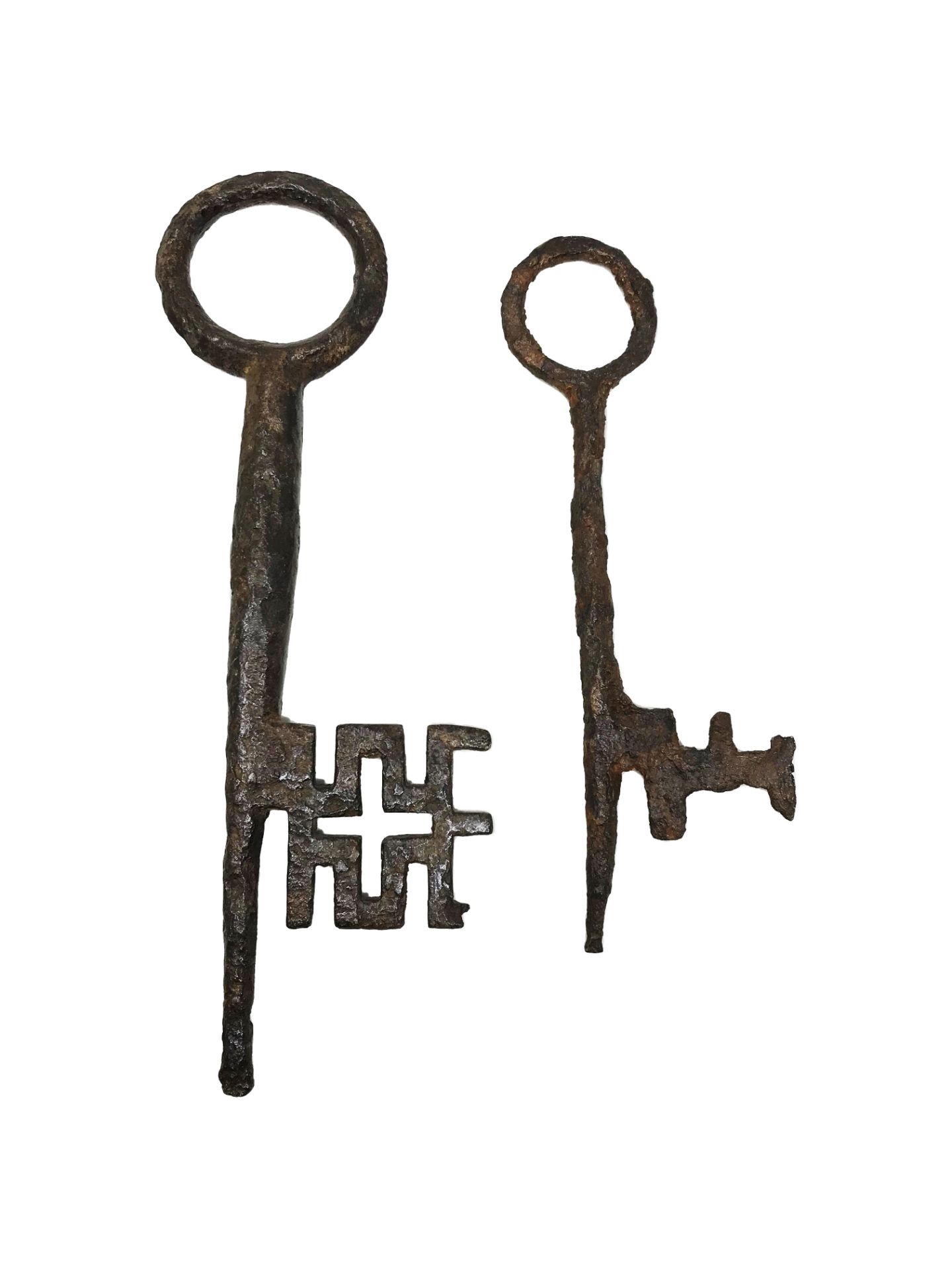 Two gothic keys21, 8 - 17, 2 cm. Part of the chapter "From the Time of the Cathedrals". - Image 2 of 2