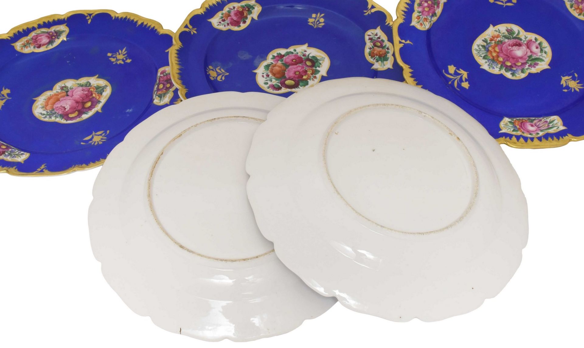 Five plates with flower bunches. - Europe?, 19th cent. - Diameter: 25 cm.  - Bild 2 aus 2