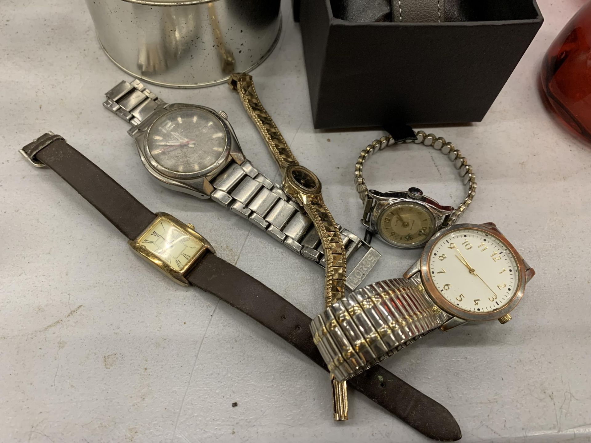 A QUANTITY OF WRISTWATCHES, SOME BOXED, TO INCLUDE LORUS, TIMEX, BEN SHERMAN, JOHN LENNON, ETC - Image 3 of 4