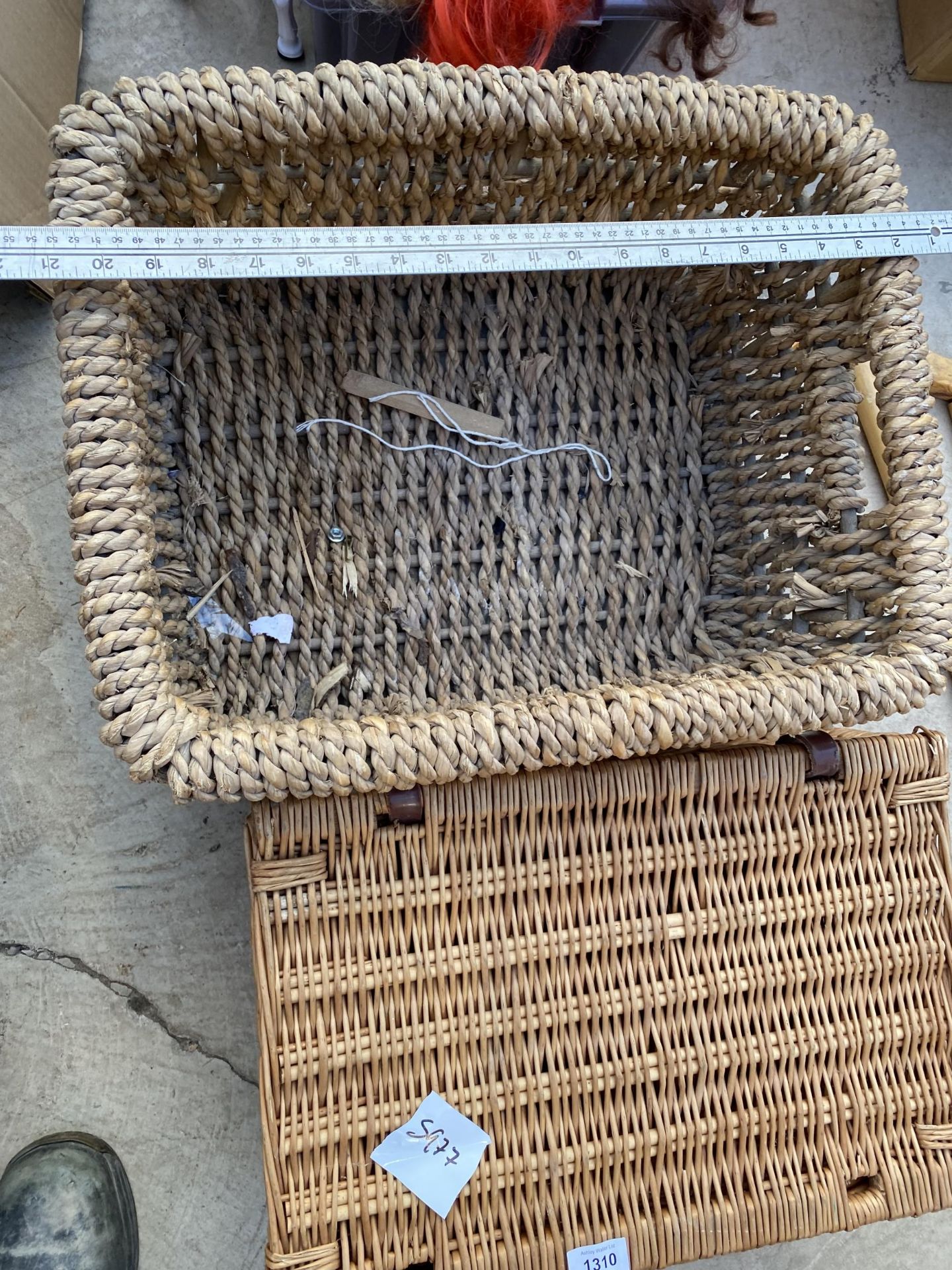 A WICKER PICNIC BASKET AND A FURTHER WICKER EFFECT LOG BASKET - Image 4 of 5