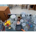 A LARGE ASSORTMENT OF ITEMS TO INCLUDE TUMBLERS, A LE CREUSET PAN, DECANTERS AND AN ICE BUCKET ETC
