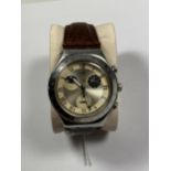 A GENTS VINTAGE SWATCH DATE WATCH