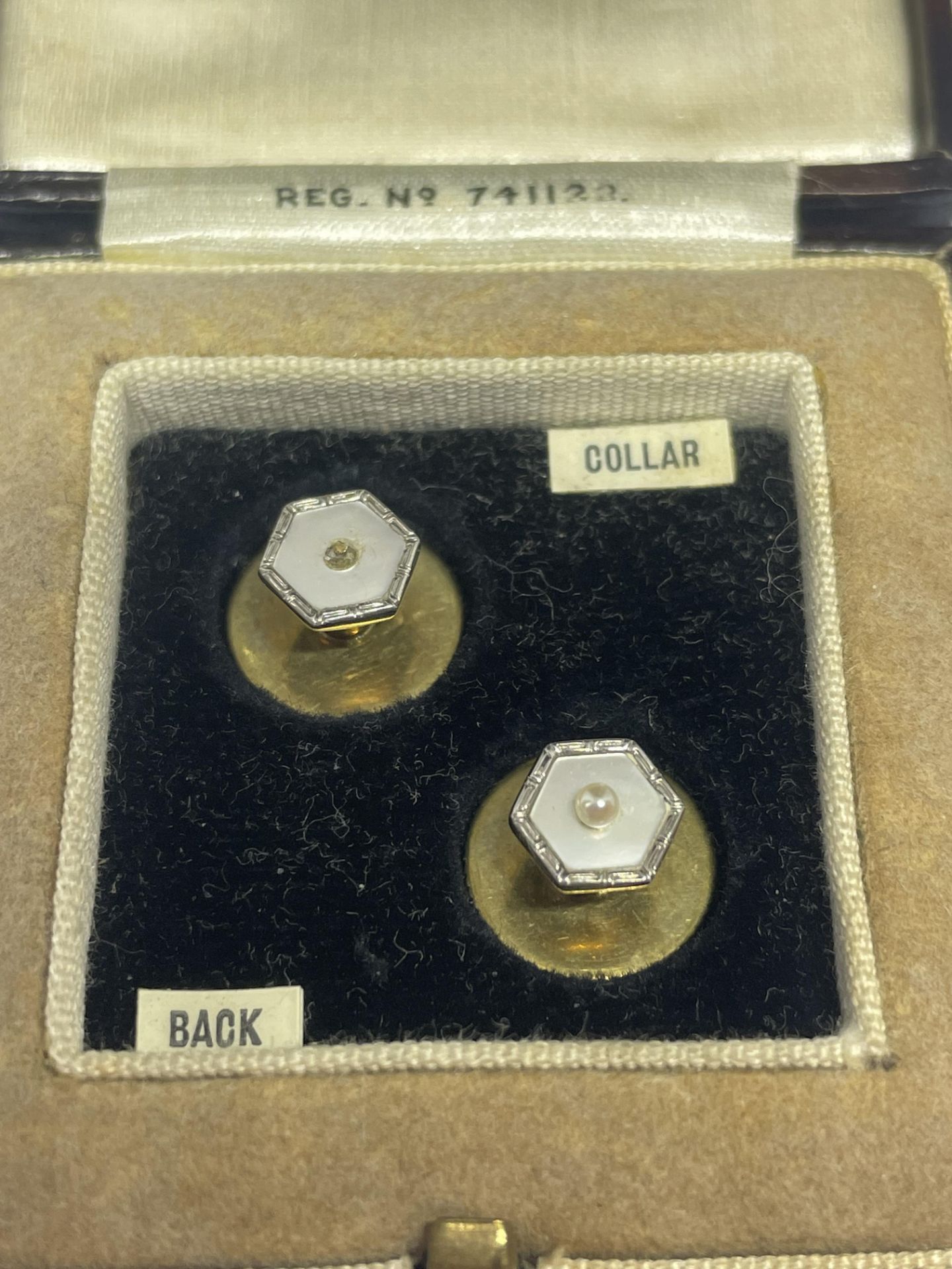 A PAIR OF 9 CARAT GOLD COLLAR AND BACK STUDS FROM THE OP STUD SET IN ORIGINAL PRESENTATION BOX GROSS - Image 2 of 3